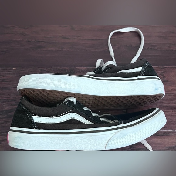 Low top Vans size 4 - Picture 5 of 7